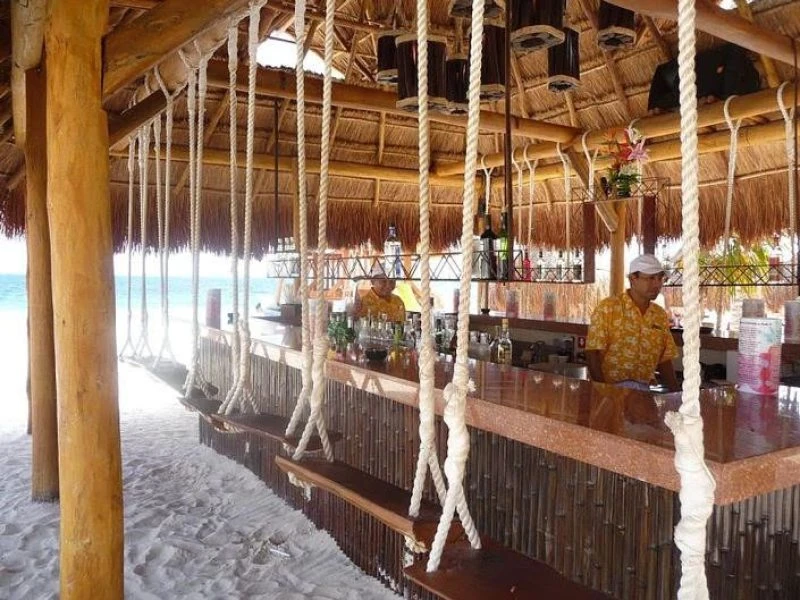 WEBIMG111899_beachbar_111001125710-qc3en1ow448mxzdnxvjh1qxoul3tki3h5ca31t3f28