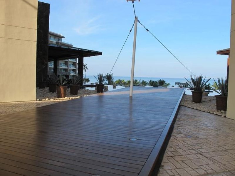 WEBIMG133435_BoardWalk_130312152036-qbzurvgd38uc8fqu8mnetucgt3k7a0tfxqykog9khs