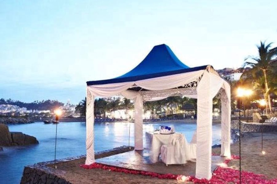 WEBIMG133537_WeddingGazebo_130808152916-qc54qqtqitphth9jqtcuvbvroxhq4cso3si2sprp0w