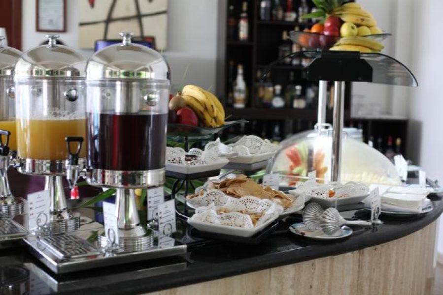 WEBIMG134668_Buffet_131119202101-qbswz6omisj3ug4k7znenm6xq5djc9gwk2pu0ztb0g