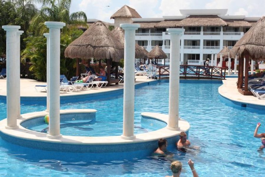 WEBIMG134672_MainPool_131119202734-qbswze7c1gtefbtn02wf7kamh8ch1uar93xpv7i5mo