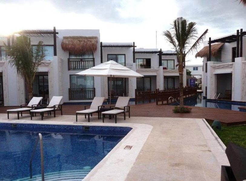WEBIMG134711_SwimOutSuites_131124175104-qc3el60ig1nzq23yx2ac280i2ude6amsw1b4hvvri8