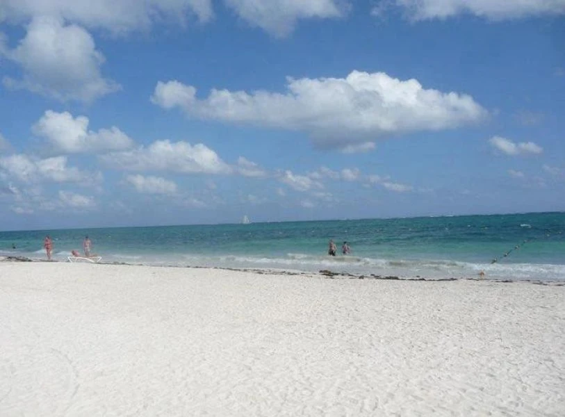 WEBIMG144904_Beach_140102114623-qc54a34eftxrpk3mb2ghfs4itnqp8nj3kkg9i6whs0