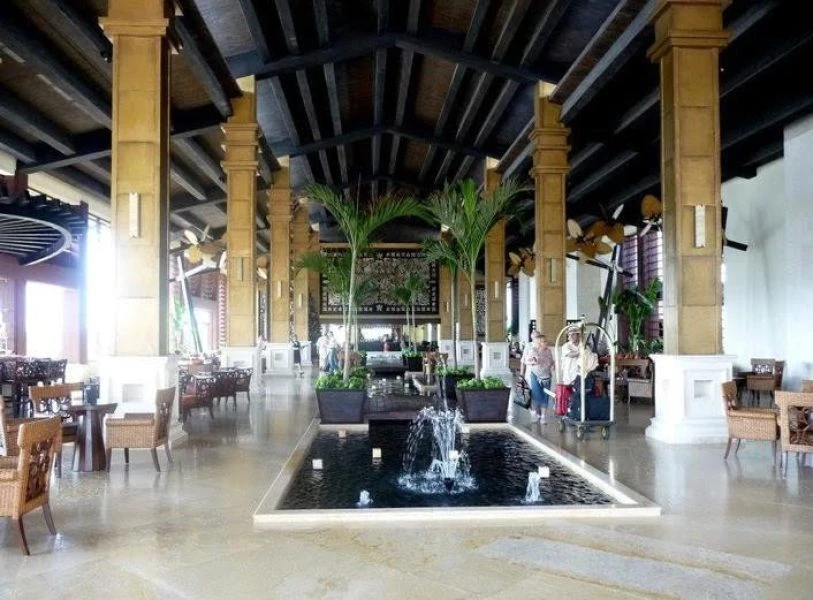 WEBIMG144906_Lobby_140102114820-qc3en6e32af2k16u6fklw7qztignmzm4tzjig6wg74