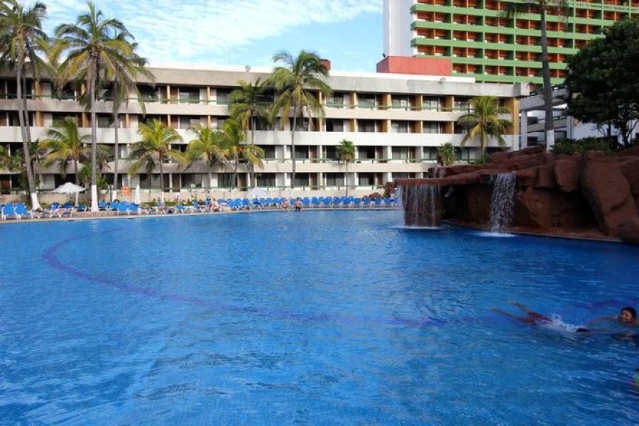 WEBIMG145147_Pool_1401141312281-qbsoyjf4s0d0xyrhf9n5pphcixxn35p3g6j2r1cx9s