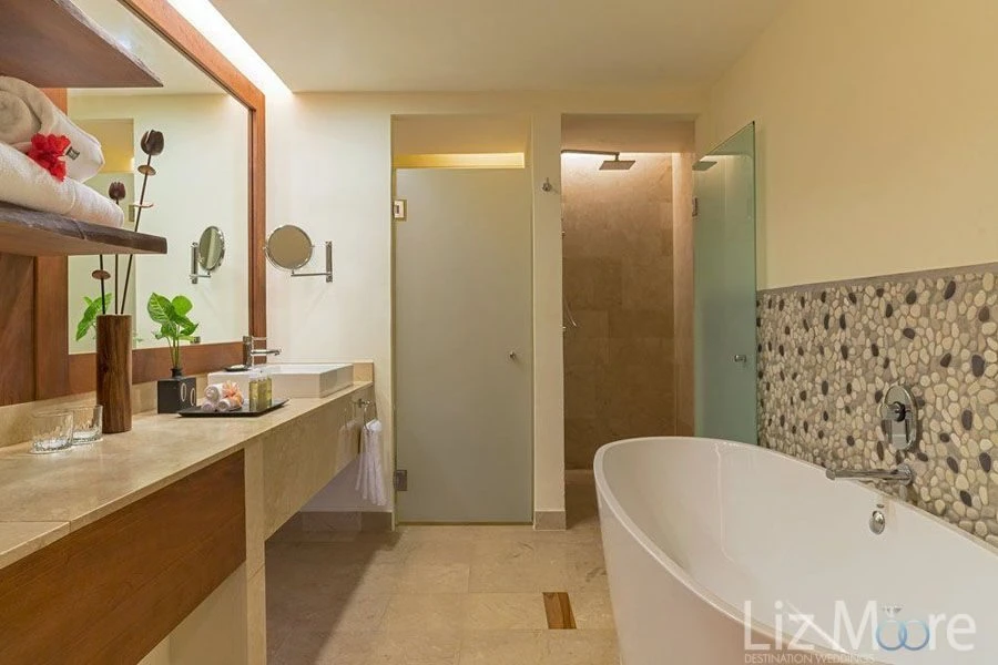 Westin-Golf-Resort-Spa-Playa-Conchal-bedroom-bathroom-qbmyz6ngs1at75z9vxu96y2zs79uwf93xl02ug6gds