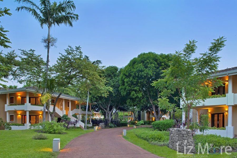 Westin-Golf-Resort-Spa-Playa-Conchal-outside-pathway-13-qbmz05fhswmf4qkr8uvg97b1rgift836ed51loqvzk