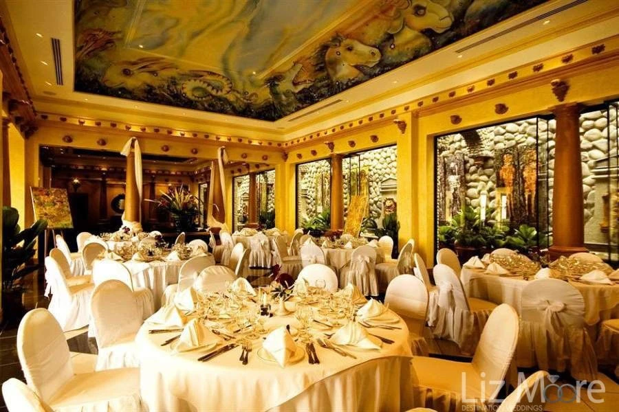 Zephyr-Palace-evening-wedding-reception-qbmybtdwvbb6k5x9cc75pcdg4cgcjbhcdx4ibstt2o