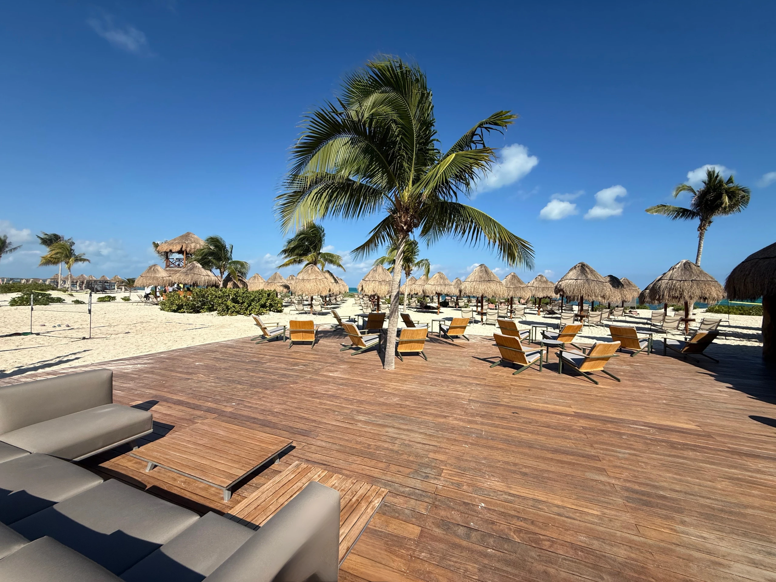 Las Olas Deck