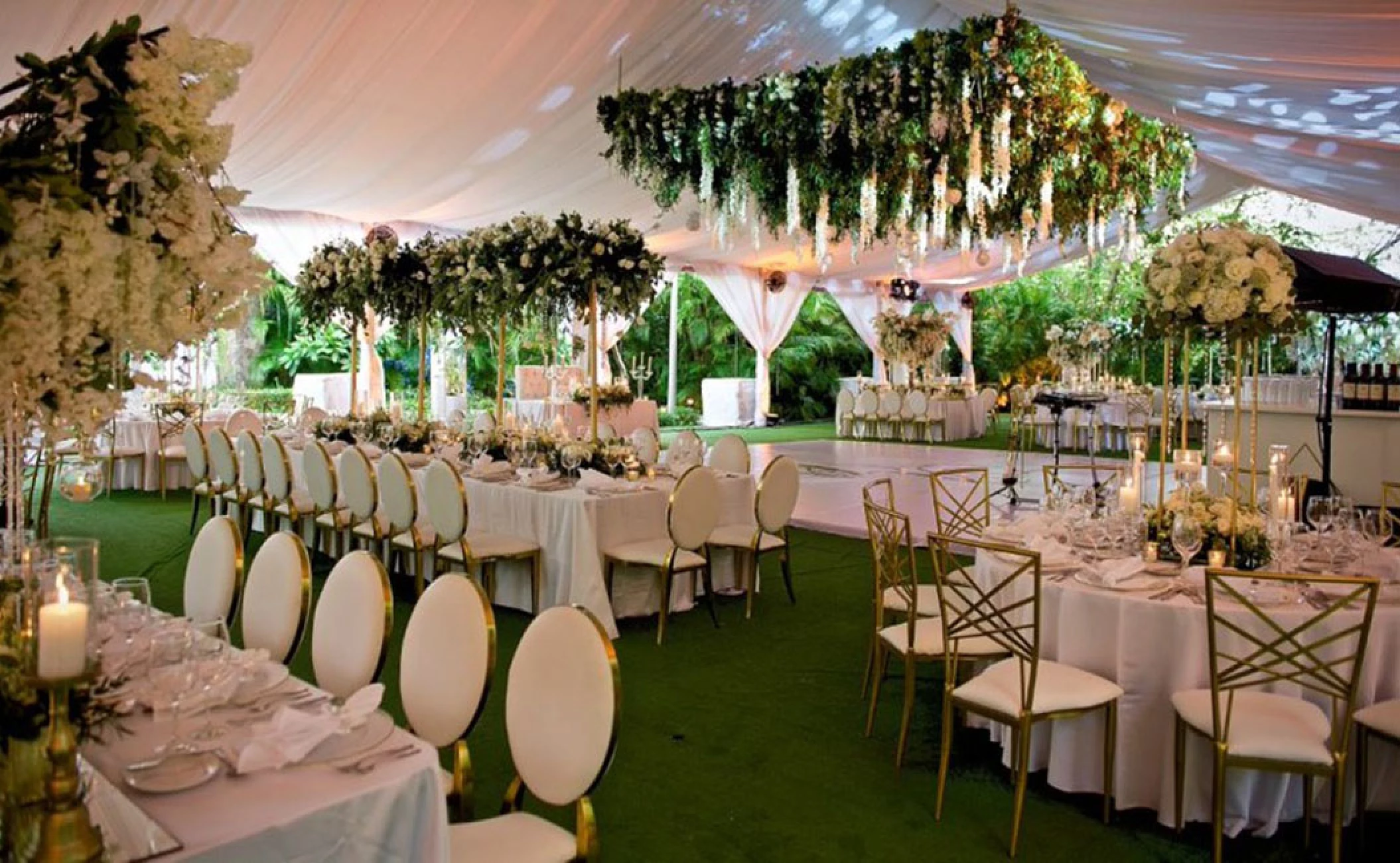 La Sierra.Ceremony 300 • Reception 200