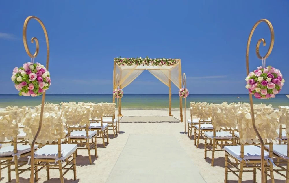 Beach.Ceremony 300 • Cocktail hour 300 • Reception 300