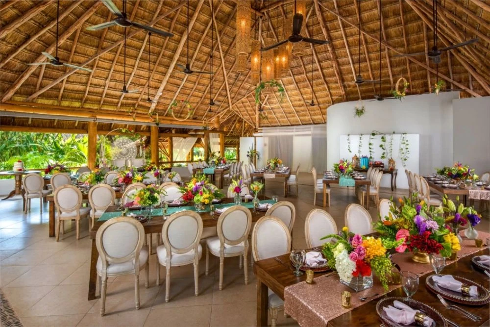 Cocina Palapa-Ceremony 170 • Cocktail hour 200 • Reception 170
