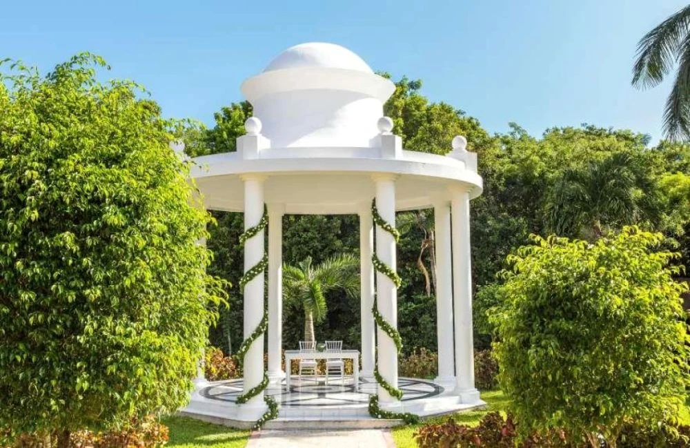 Garden Gazebo-Ceremony 80