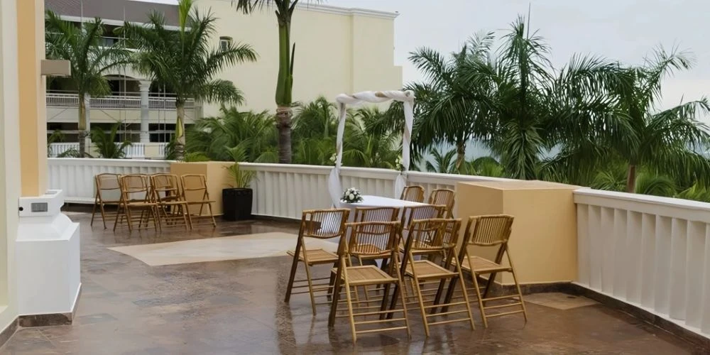 Lobby Terrace