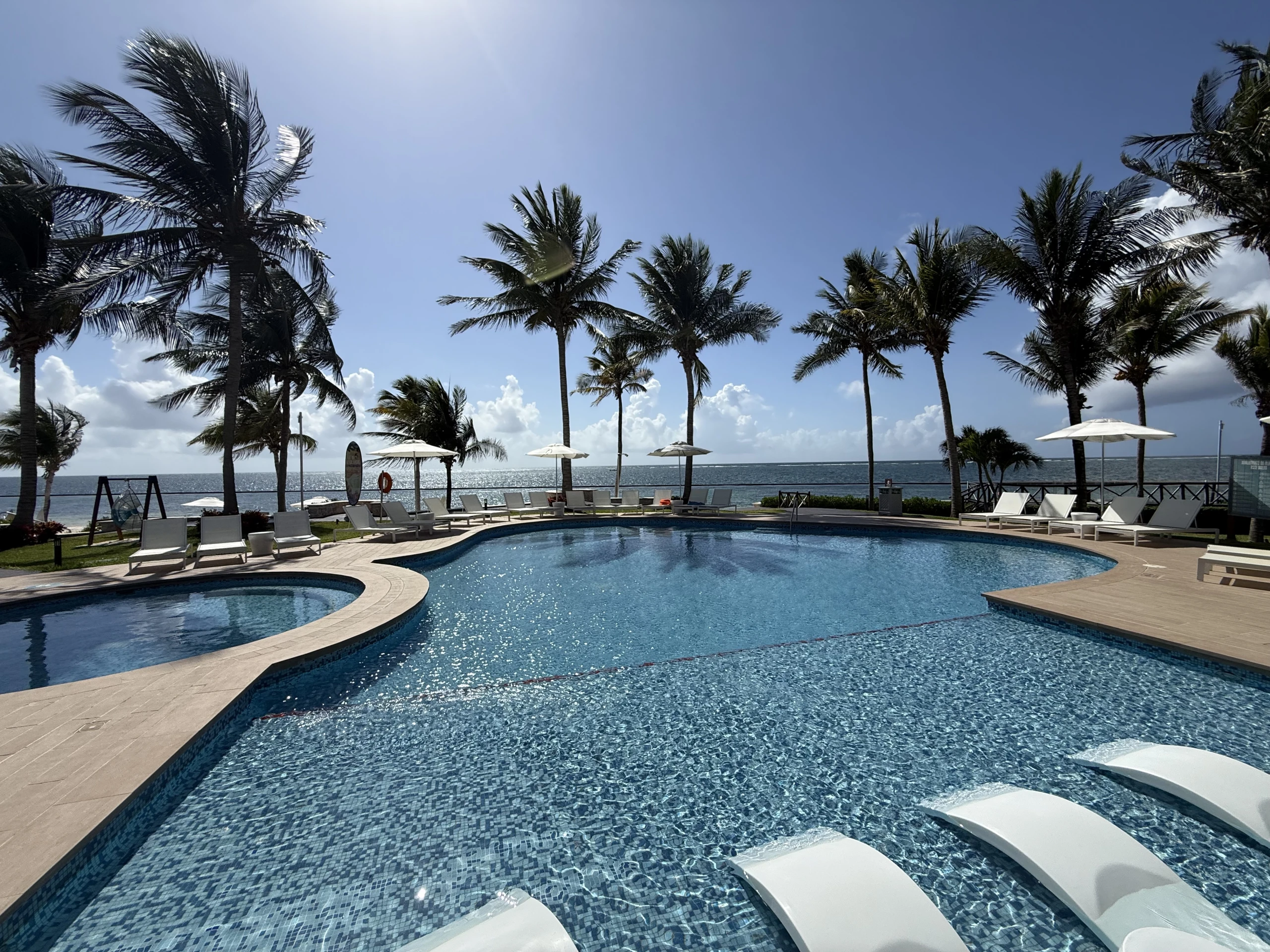 Wave Lounge