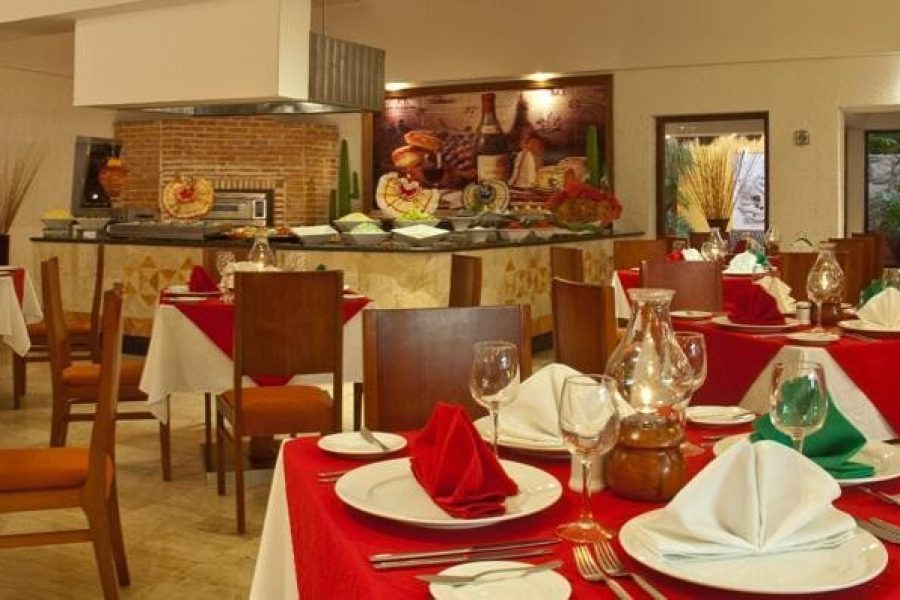 114meliacozumel-restaurantlaisladinner.jpg