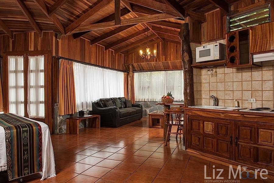 Arenal-Lodge-Larger-Bedroom.jpg