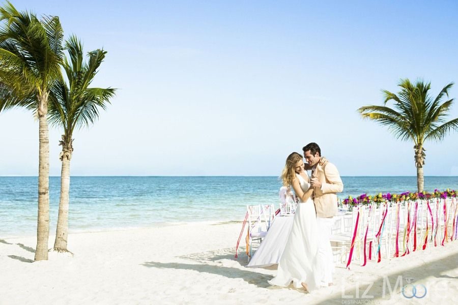 Excellence-Playa-Mujeres-Wedding-couple-on-beach.jpg