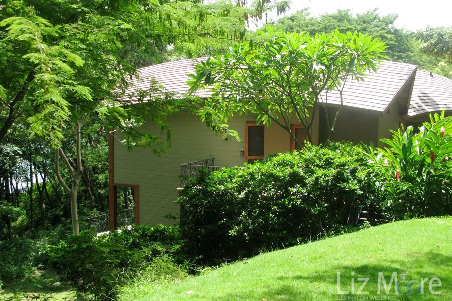 Four-Seasons-Costa-Rica-Papagayo-grounds-and-room-building.jpg