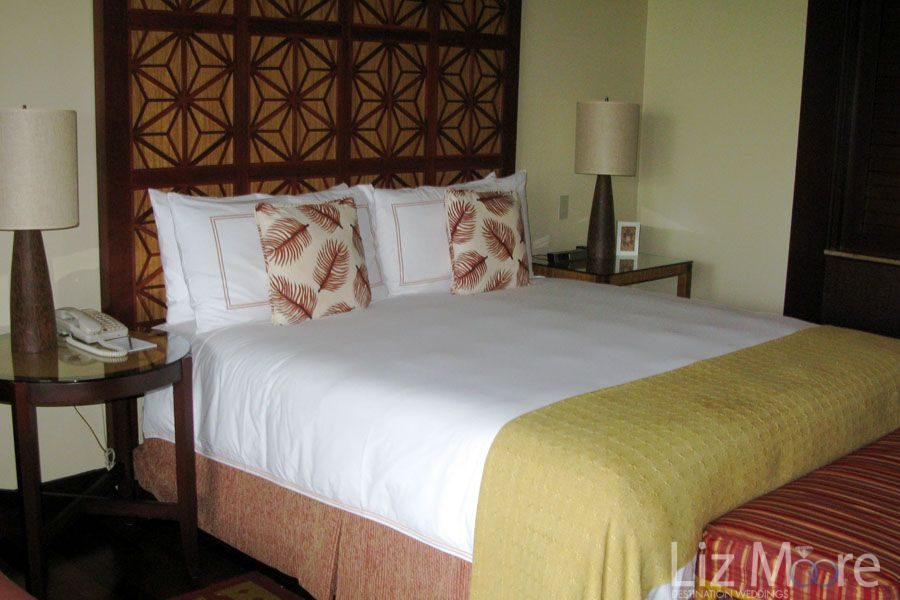 Four-Seasons-Costa-Rica-Papagayo-king-bedroom.jpg