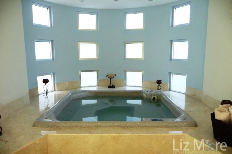 Grand-Sirenis-Jacuzzi-tub.jpg