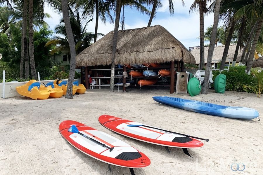 Isla-Mujeres-Palace-beach-activity-centre.jpg