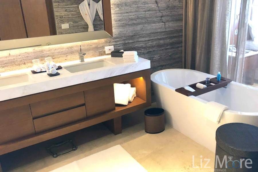 Le-Blanc-Los-Cabos-Bath.jpg