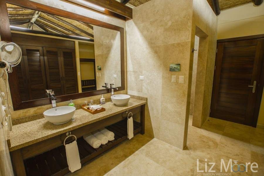 Nayara-Resort-Spa-and-Gardens-Bedroom-Sink.jpg