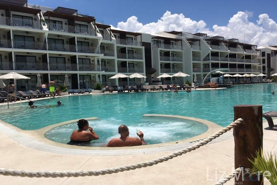 Oceans-Paradise-Riviera-Maya-Pool-and-Jacuzzi.jpg