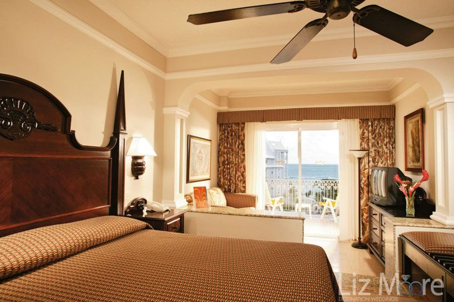 Riu-Guanacaste-Costa-Rica-Jr-Suite-bedroom.jpg