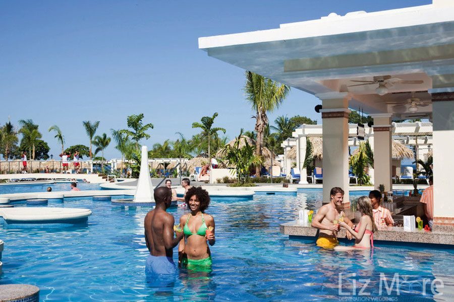 Riu-Guanacaste-Costa-Rica-main-pool-area.jpg