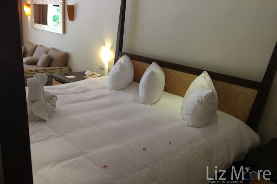 Sandos-Playacar-King-Bed.jpg