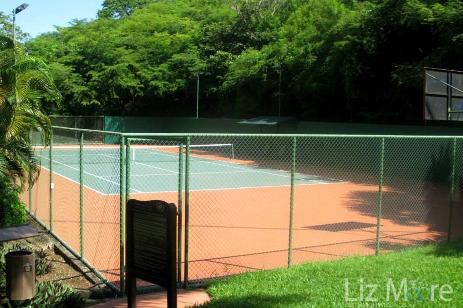 Secrets-Papagayo-tennis-court.jpg