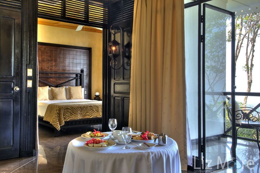 Villa-Caletas-Hotel-bedroom.jpg