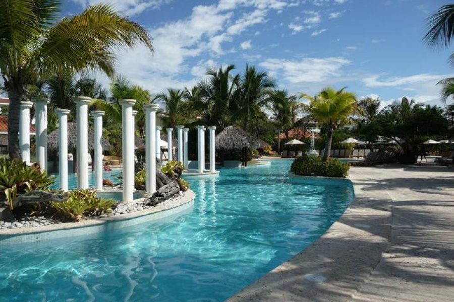 WEBIMG112498_pool_111120124241.jpg