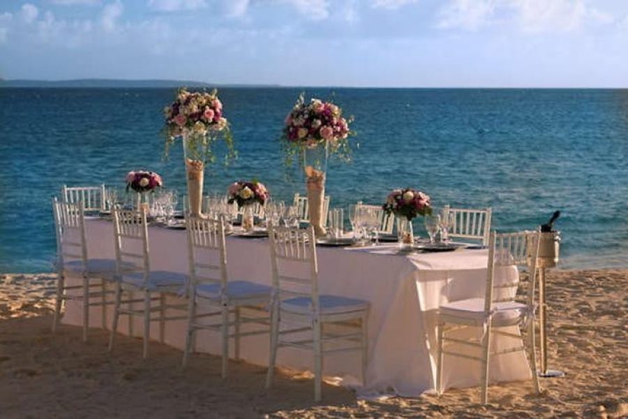 WEBIMG145606_Beachreceptiontablesetup_140806220528.jpg