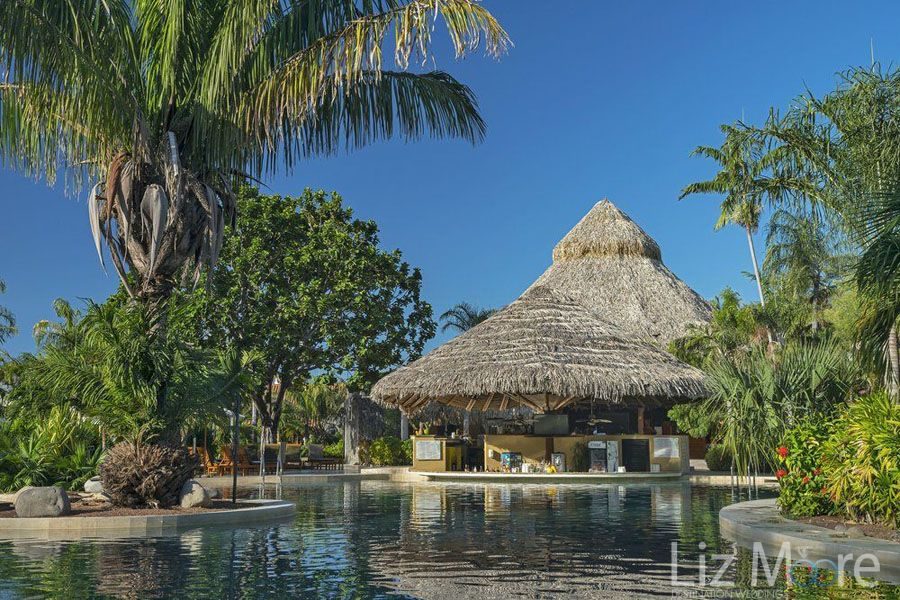 Westin-Golf-Resort-Spa-Playa-Conchal-swim-up-bar.jpg