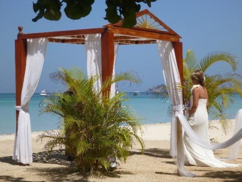 couples-swept-away-negril.jpg