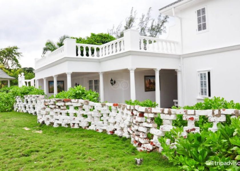 west-beach-cottages-half-moon-v25-700x500_c